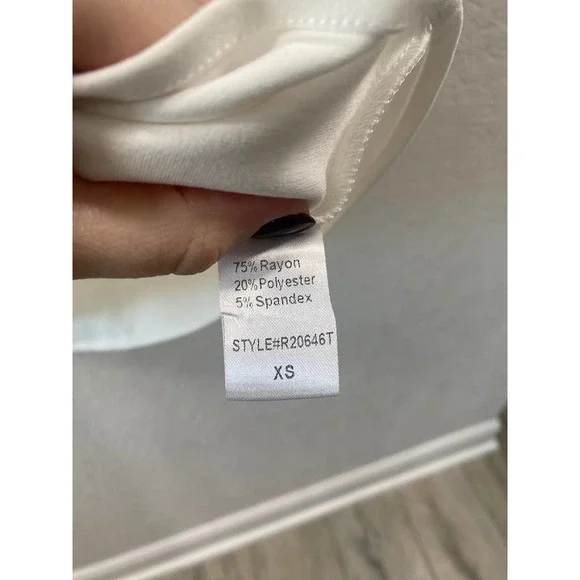 Tuckernuck White Off-Shoulder Blouse - Picture 4 of 8